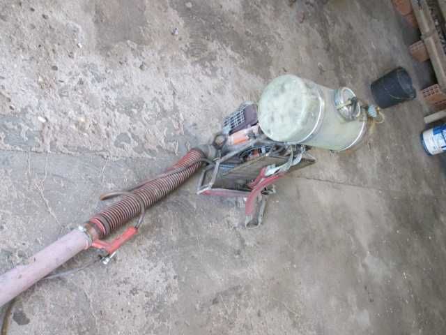 Pulverizador  com motor  Casal