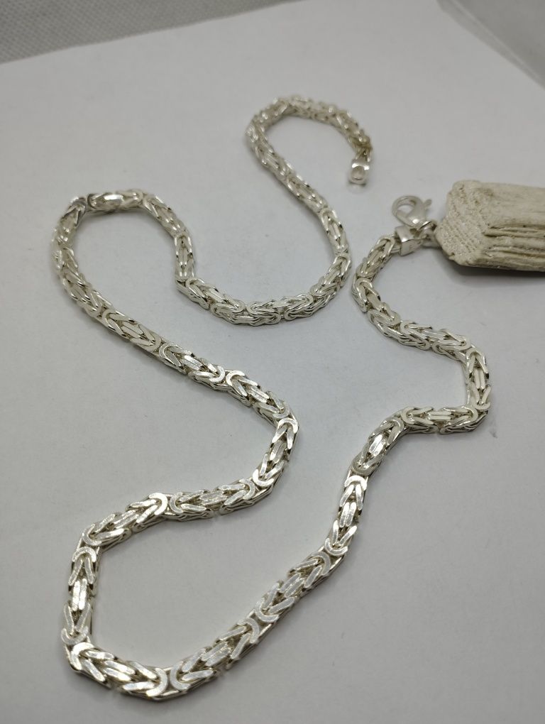 Srebrny Łańcuszek, splot królewski, próba 925, długość 55 cm.