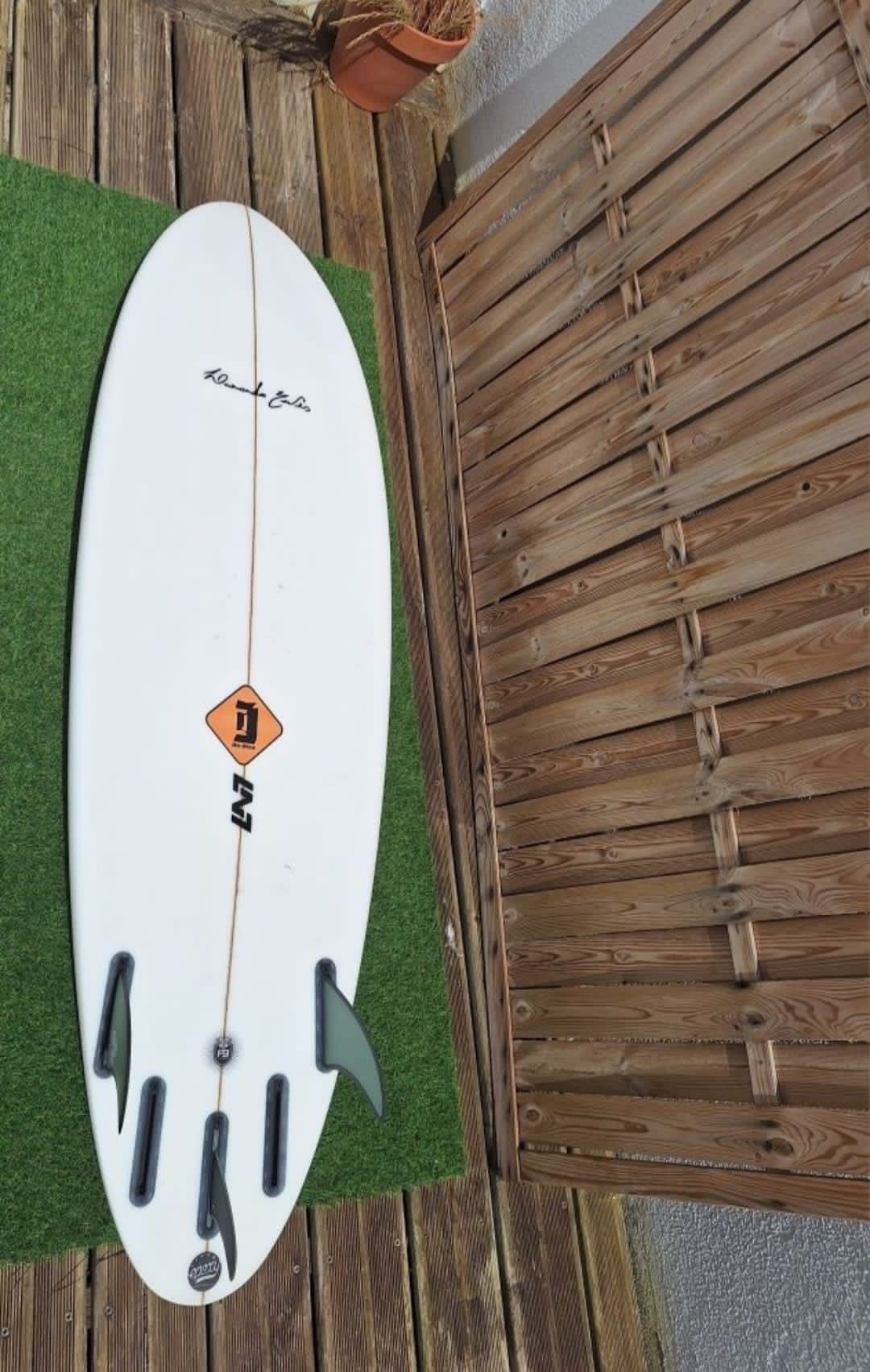 Surfboard 5’11” “NOVA”!