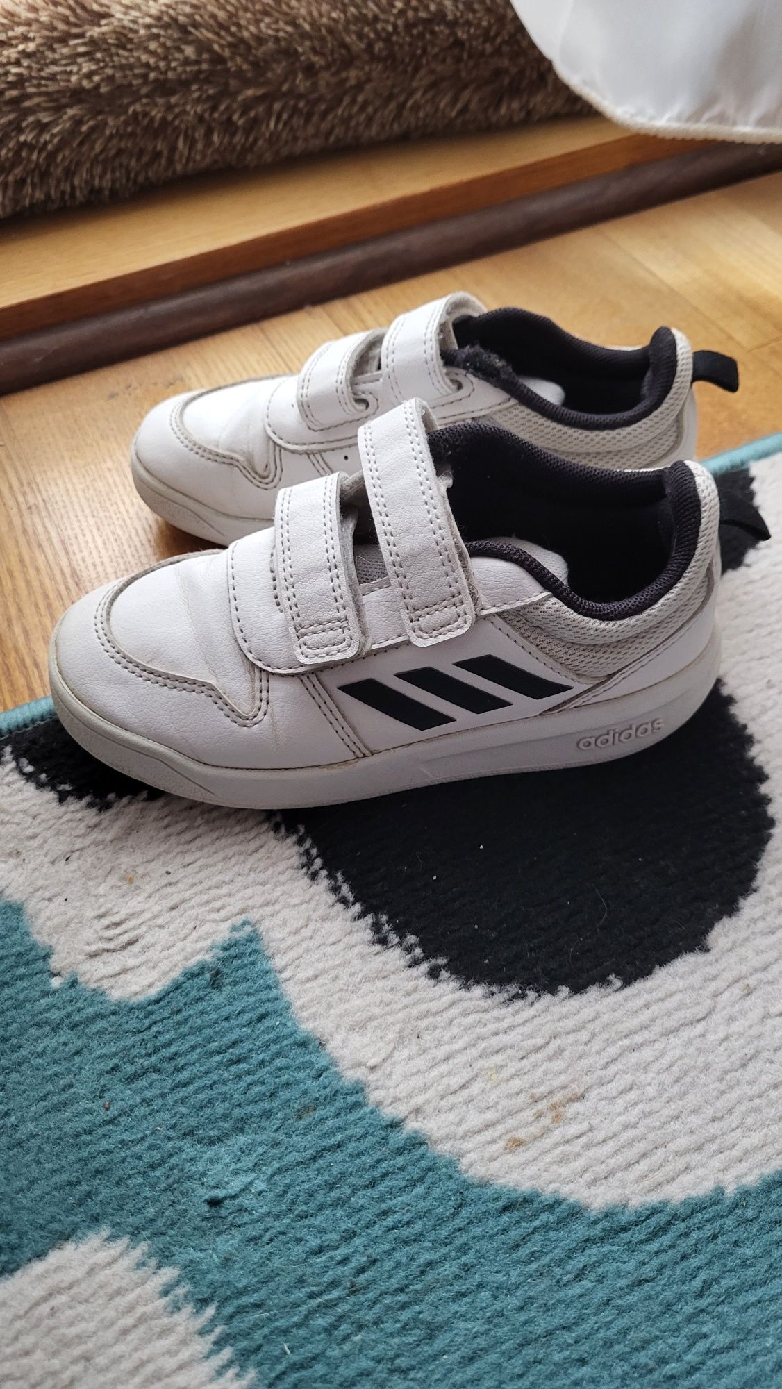 Adidas buty chłopięce. Rozmiar 27.