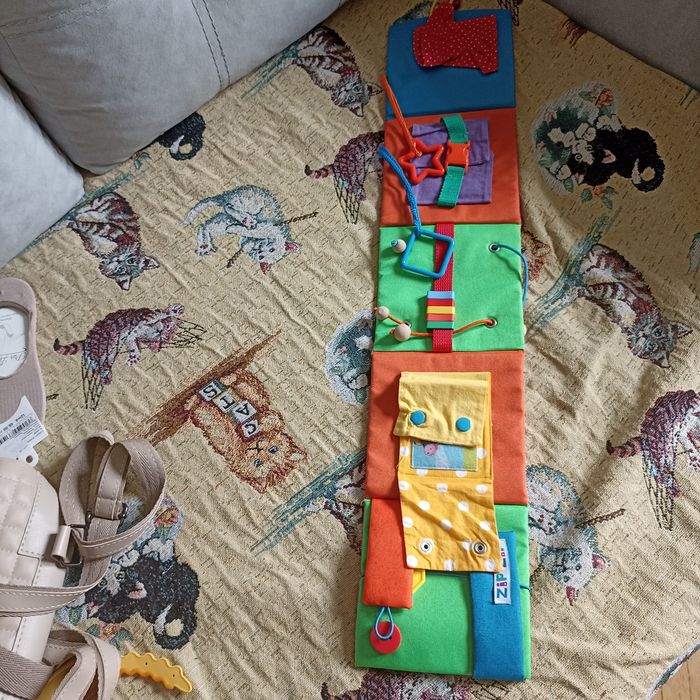 сортер молоток брязкальця джміль пострибунчик / книжечка