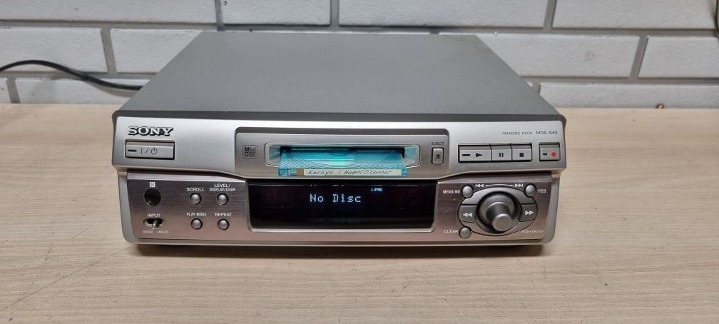 Odtwarzacz nagrywarka minidisc SONY MDS-S40
