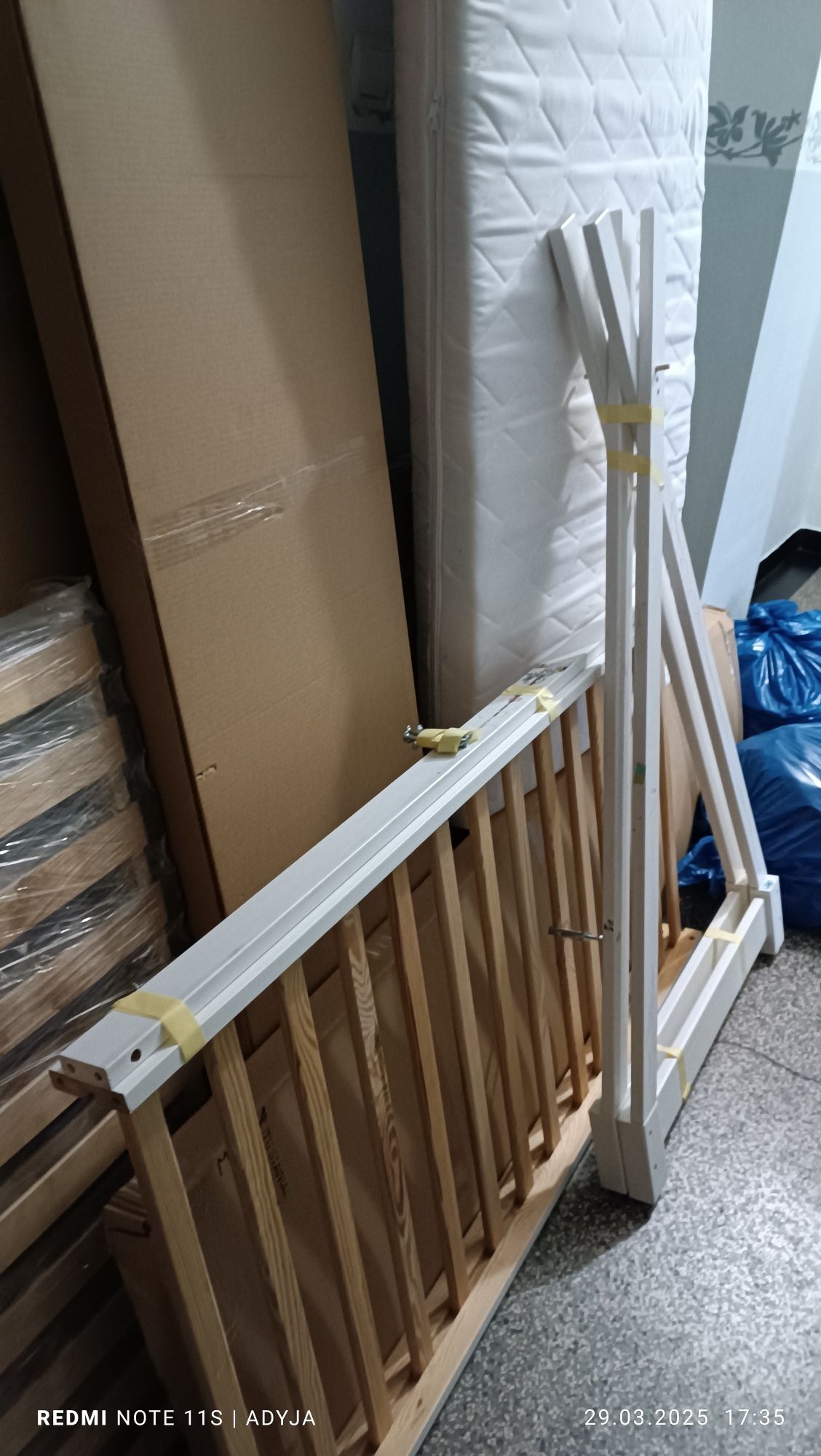 Łóżeczko łózko dziecięce 70x140 cm białe tipi używane komplet materac