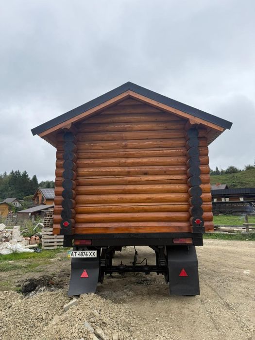 Новенький будиночок на колесах