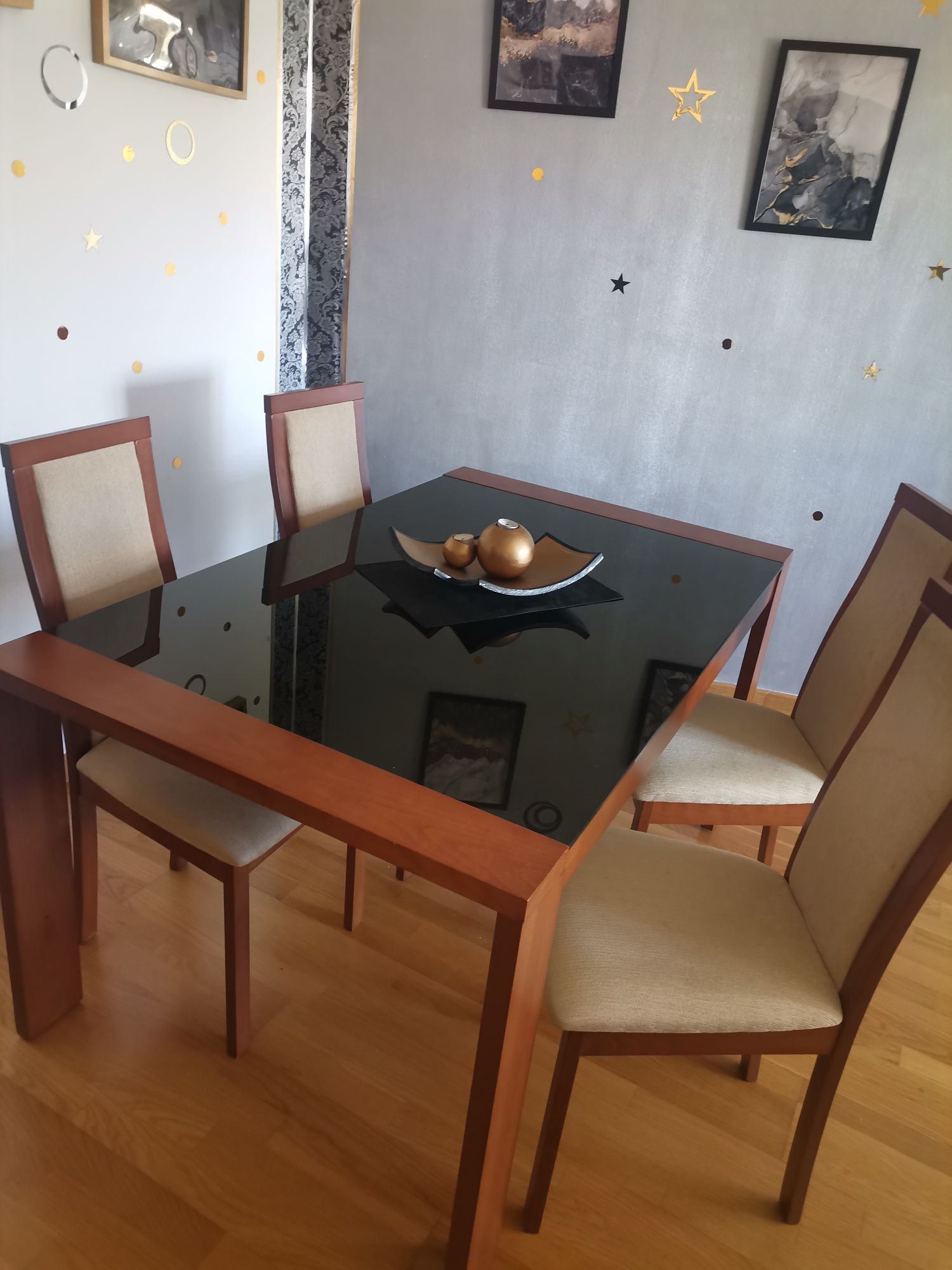 Mesa de Sala com 4 cadeiras