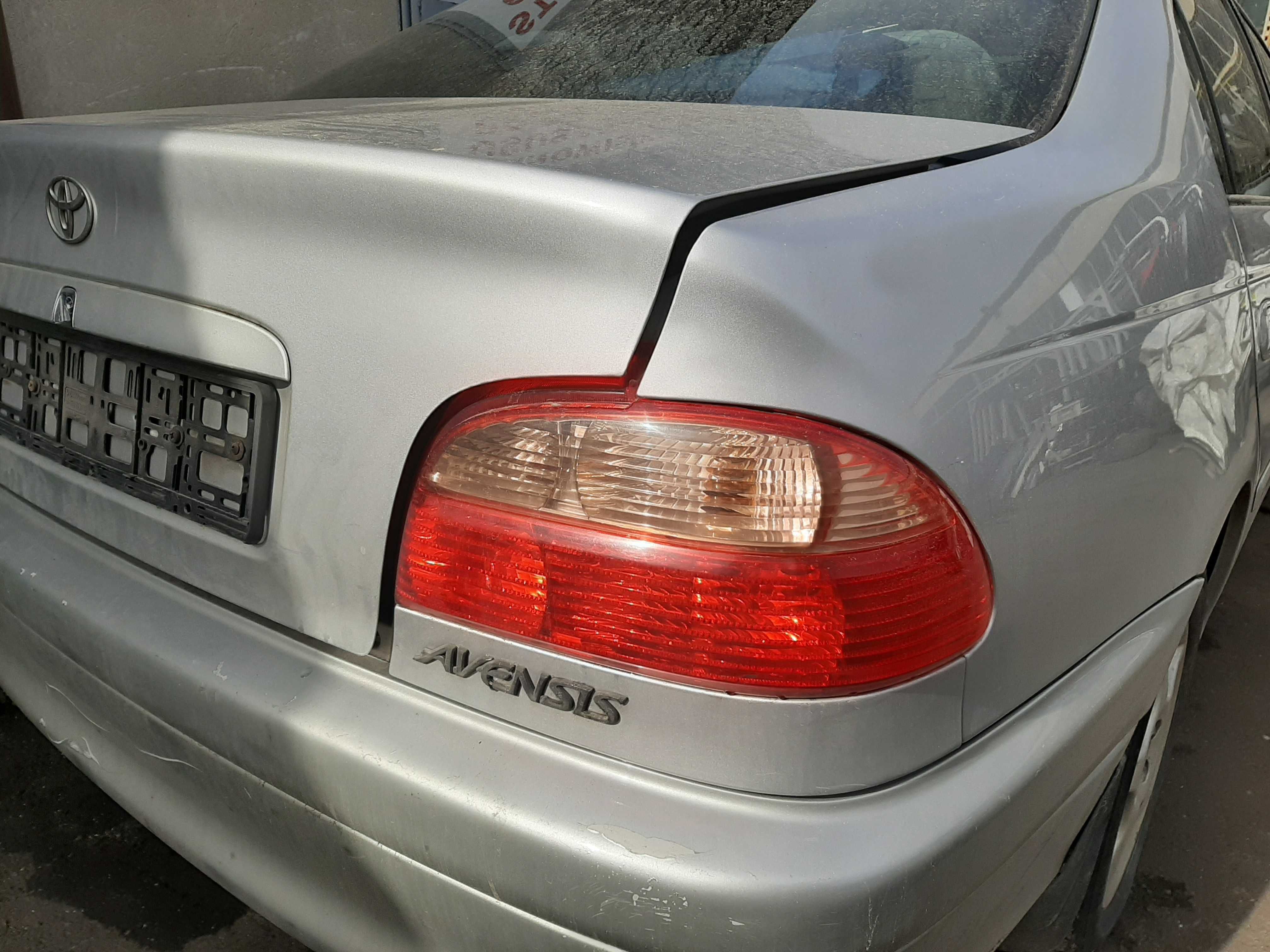 Toyota Avensis T22 2.0 D4D Sedan 2002r.Klapa tylna