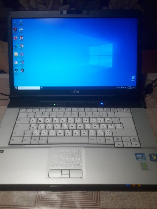 Fujitsu E751 1600x900 Intel i5-2520M 2,7-3,2GHz 4 ГБ DDR3 HDD 500 ГБ