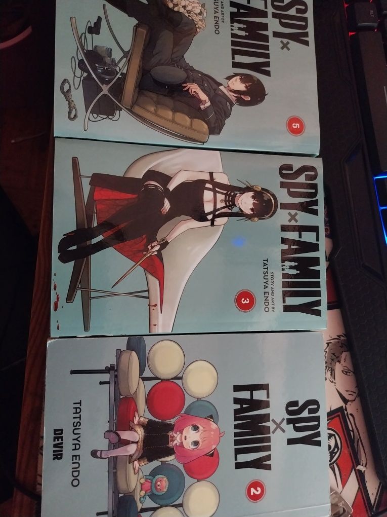 Manga - spy family 2,3,5