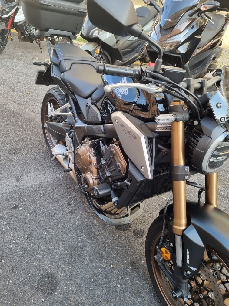 Honda CB650R - 12.000 km