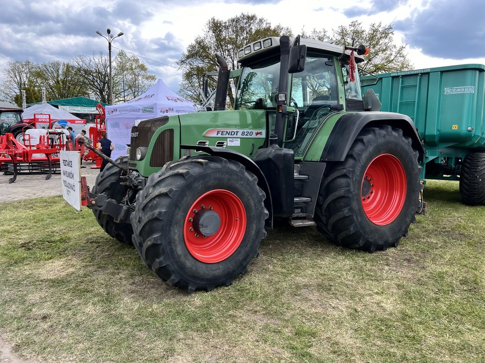 Ciągnik Fendt 820 Vario TMS Com3 55km/h sprowadzony