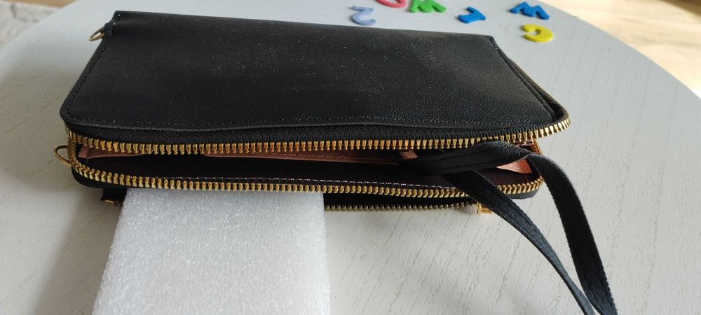 Etui z portfelem na smartfon