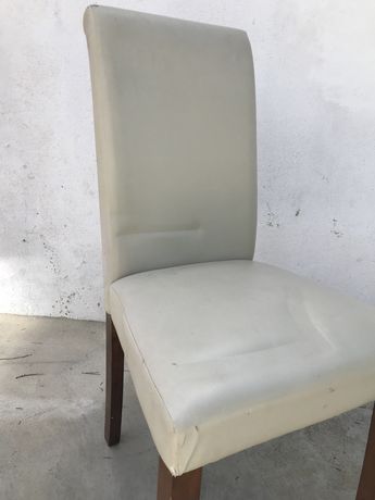 Cadeira de napa branca