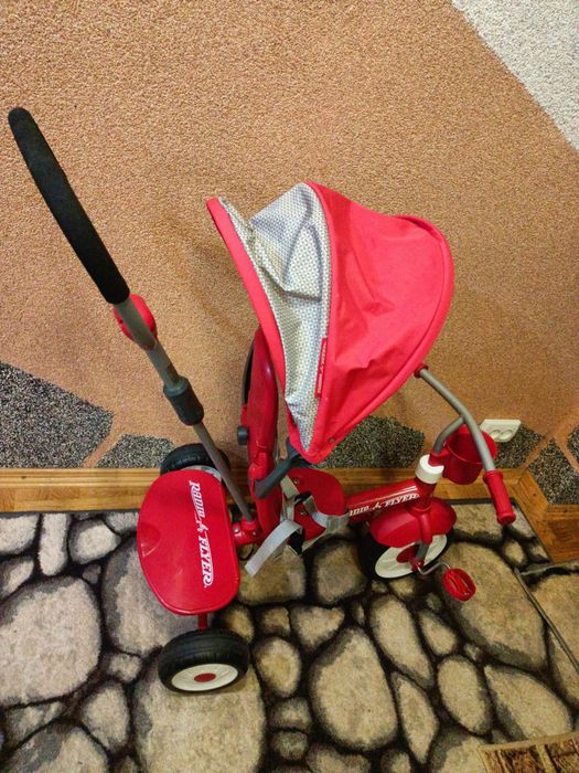 Трьохколісний велосипед Radio Flyer