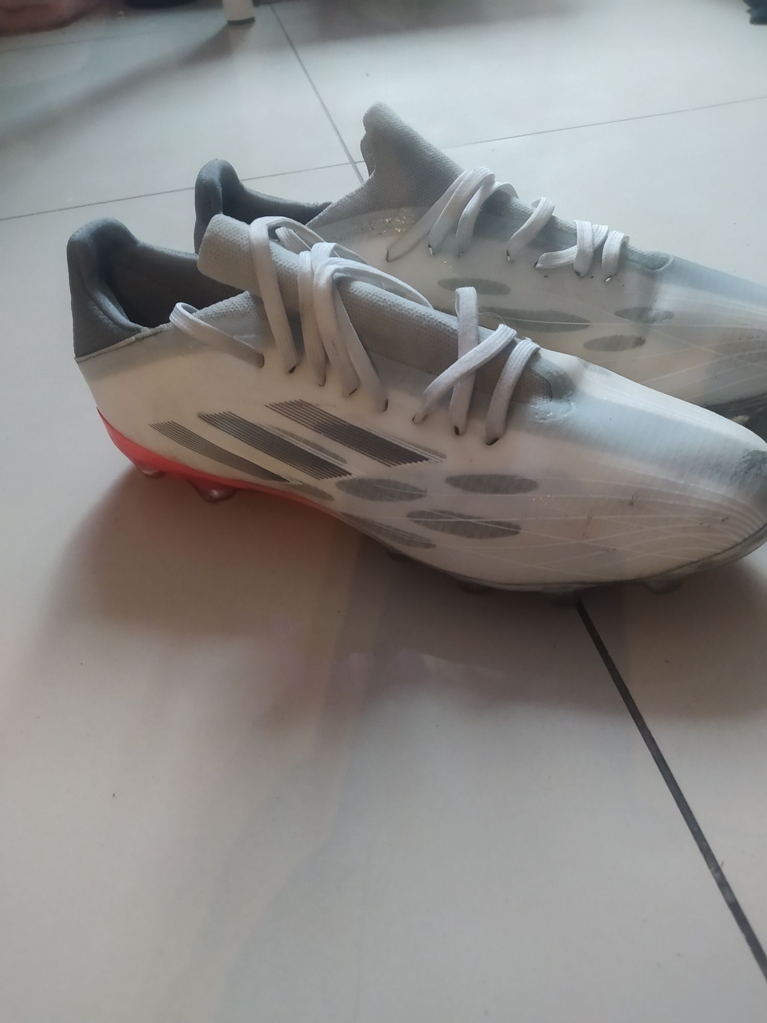 Sprzedam buty do piłki nożnej