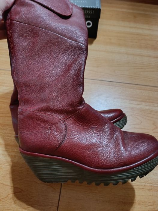 Продам жіночі шкіряні чобітки