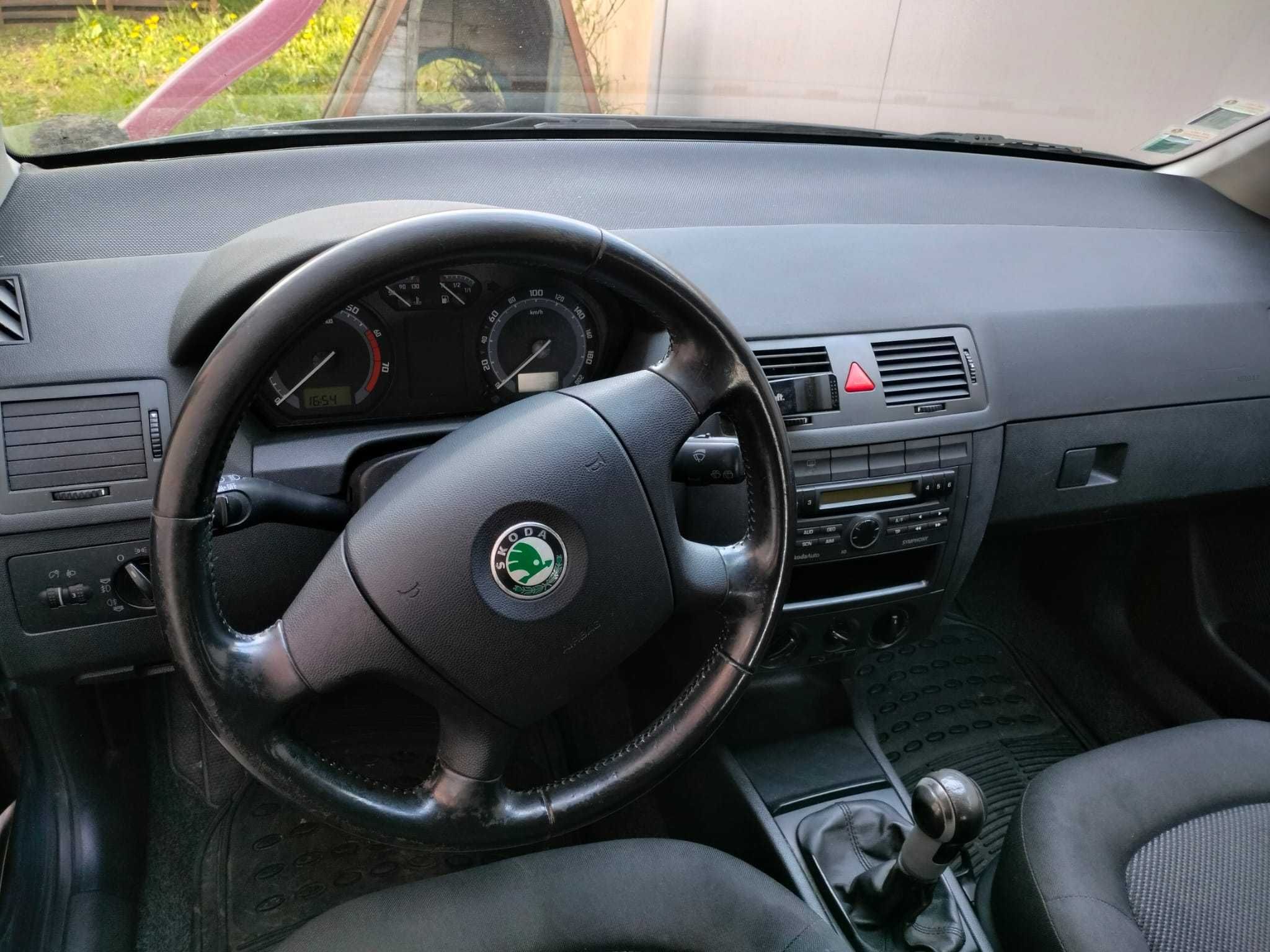 Skoda fabia Break 2007 preto com 158000 km em bom estado (Porto)