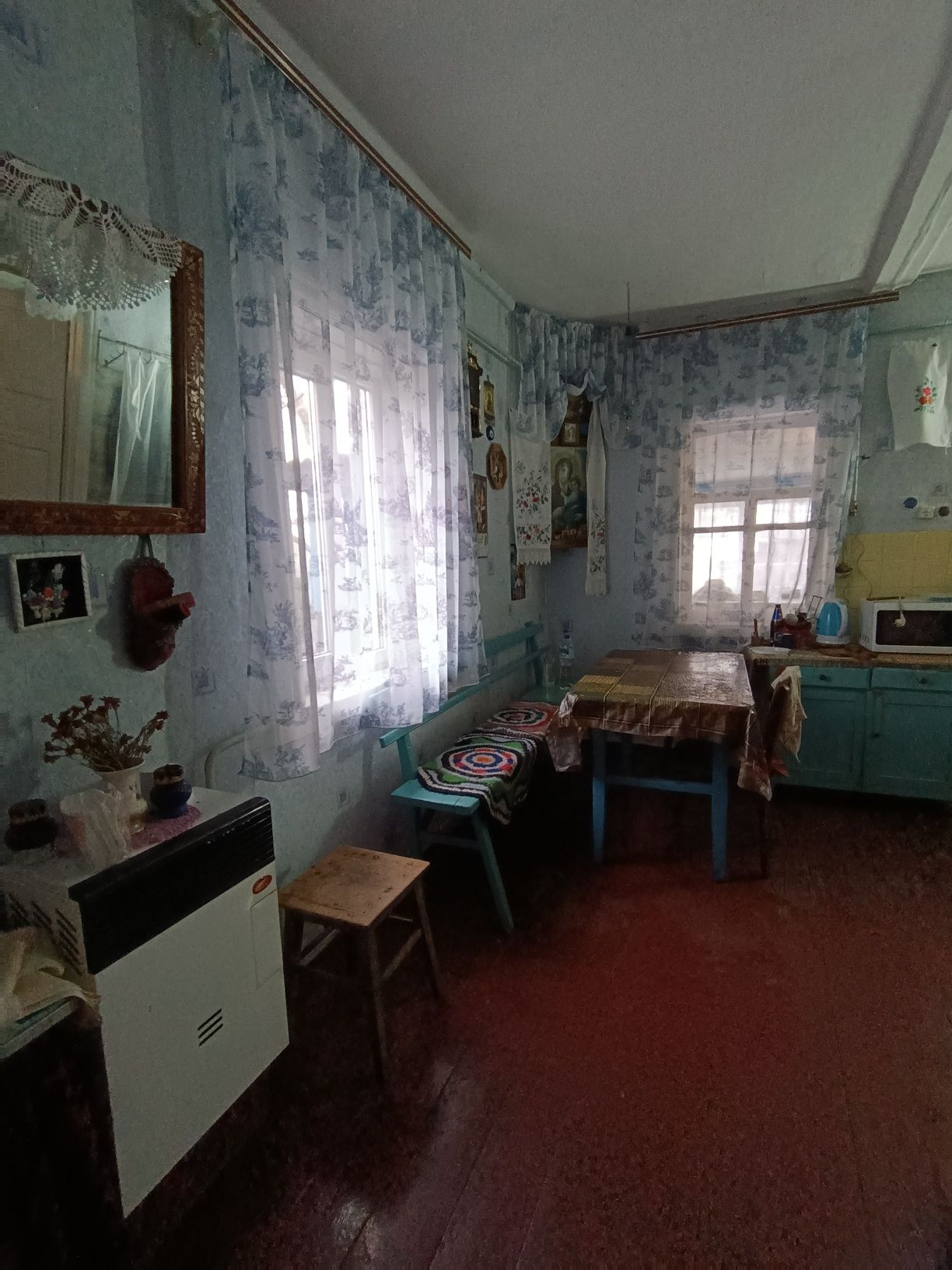 Будинок в селі Клочків, Снов поряд