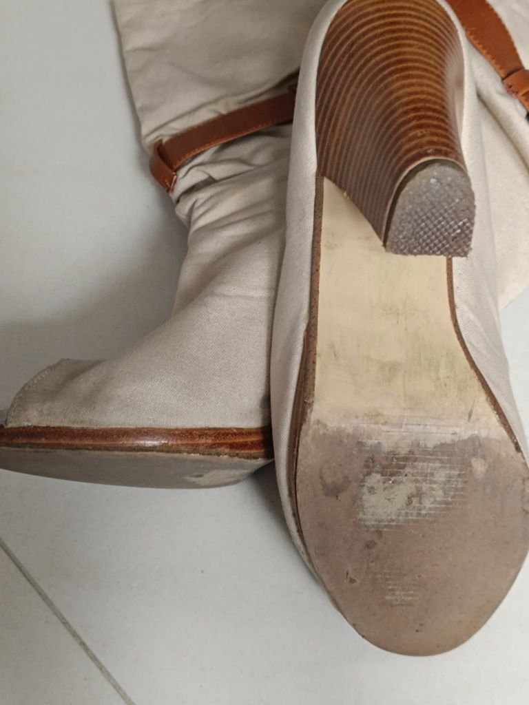 Botki bez palców peep-toe. H&M.