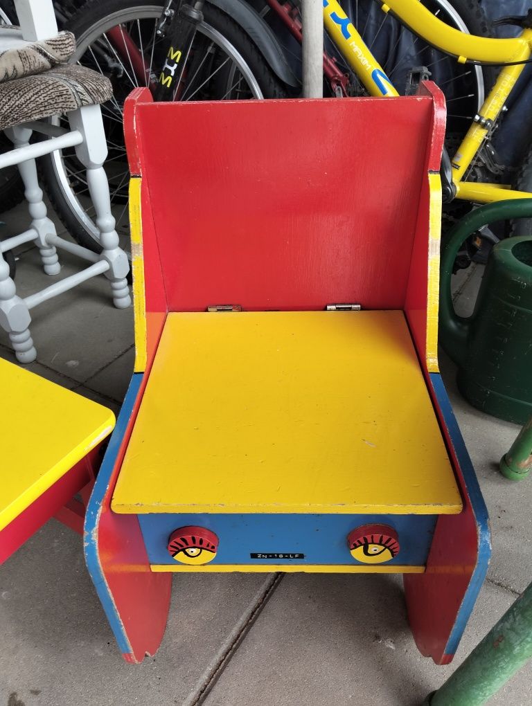 Zestaw drewnianych mebli dla dzieci Ikea