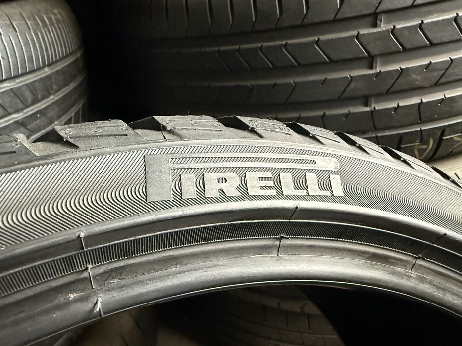 Зимові шини 235/35 R20 Pirelli Sottozero 3 4шт.