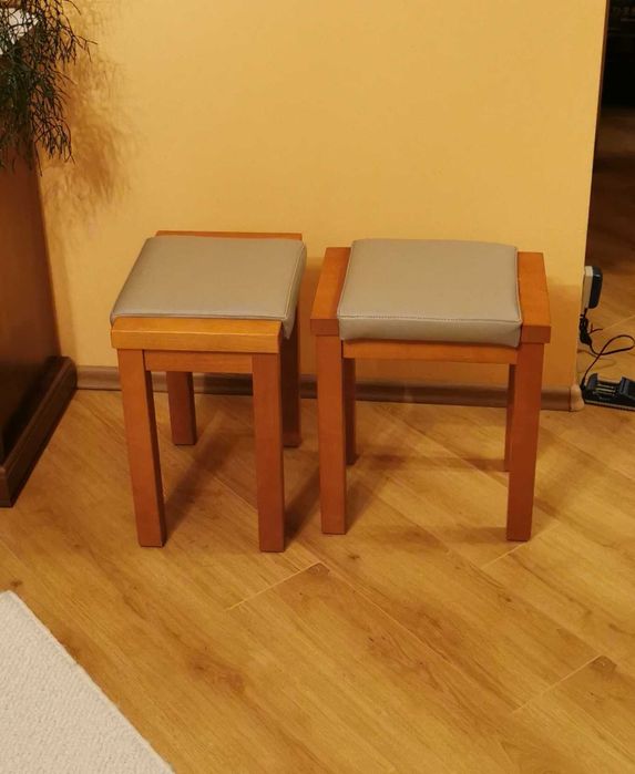 Stołek kuchenny ze skóry drewno Taboret Drewniany Stan idealny