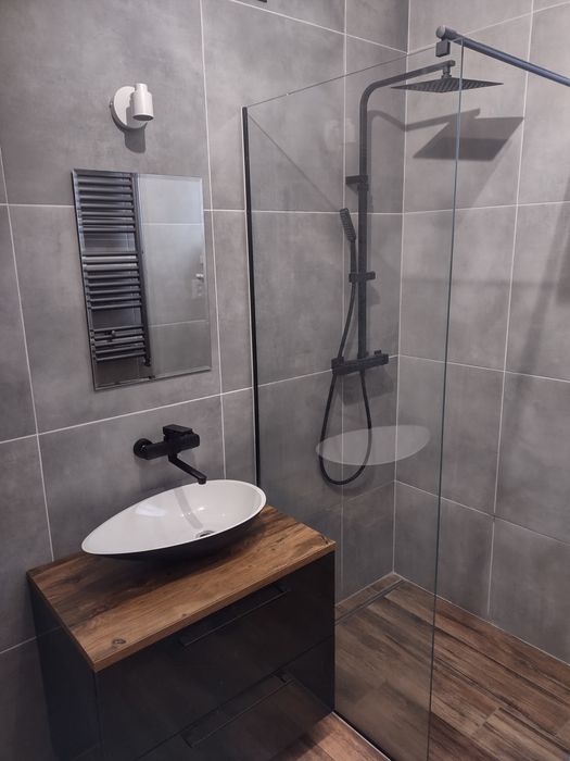 Przystosowanie lazienek dla niepelnosprawnych,  schody, pochylnie .