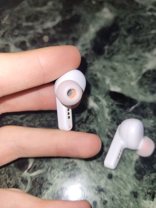 Безпровідні наушники JBL Live Pro+