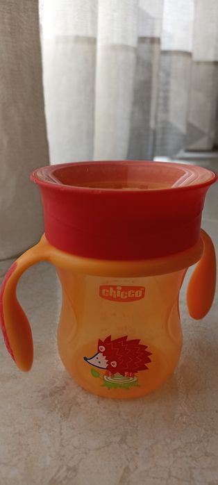 Copo 360 laranja, da Chicco