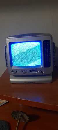 Mini Tv Portatil antiga a funcionar