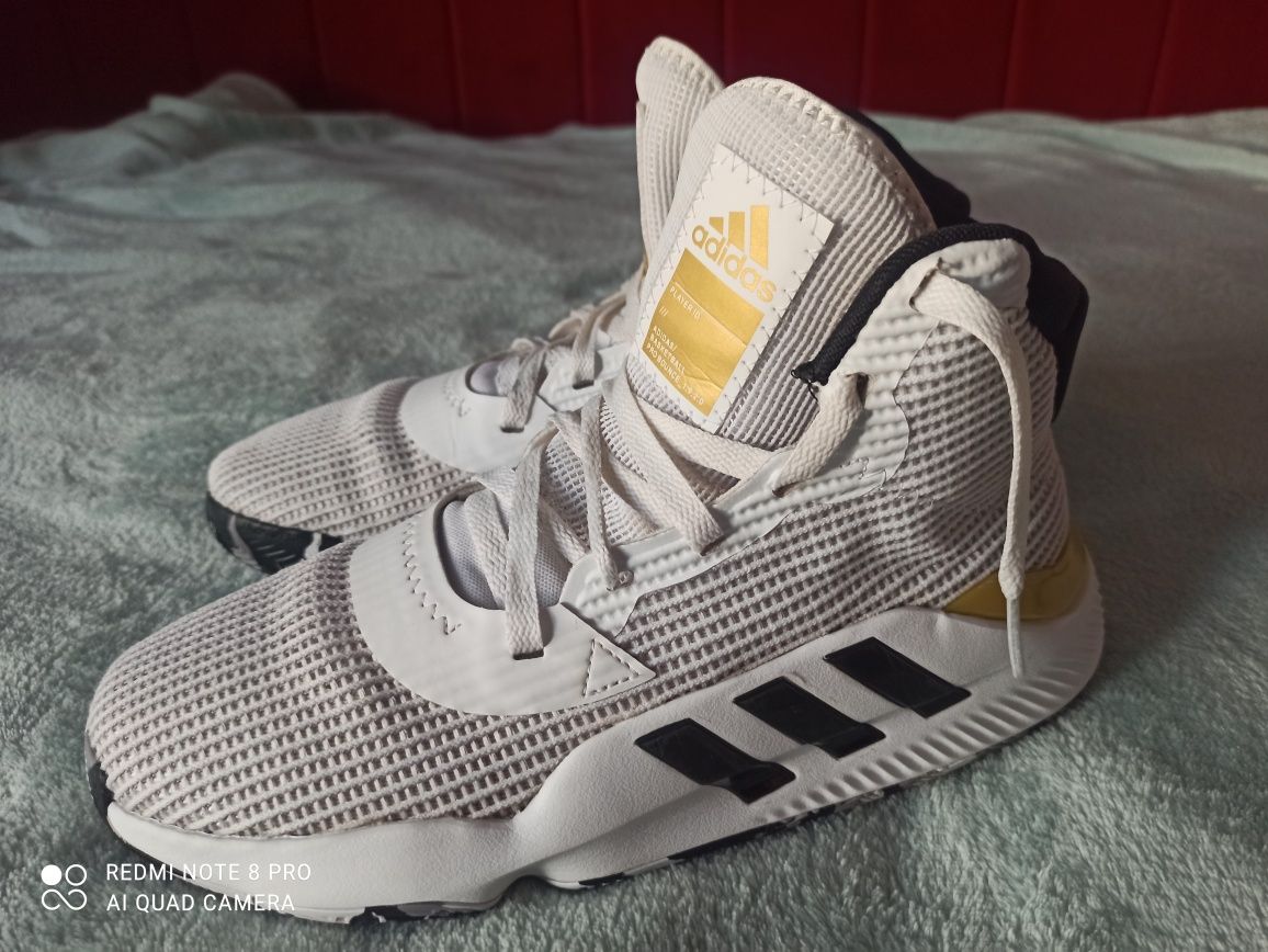 Adidas Pro Bounce 2019 [US 6,5 |25 cm]
100%