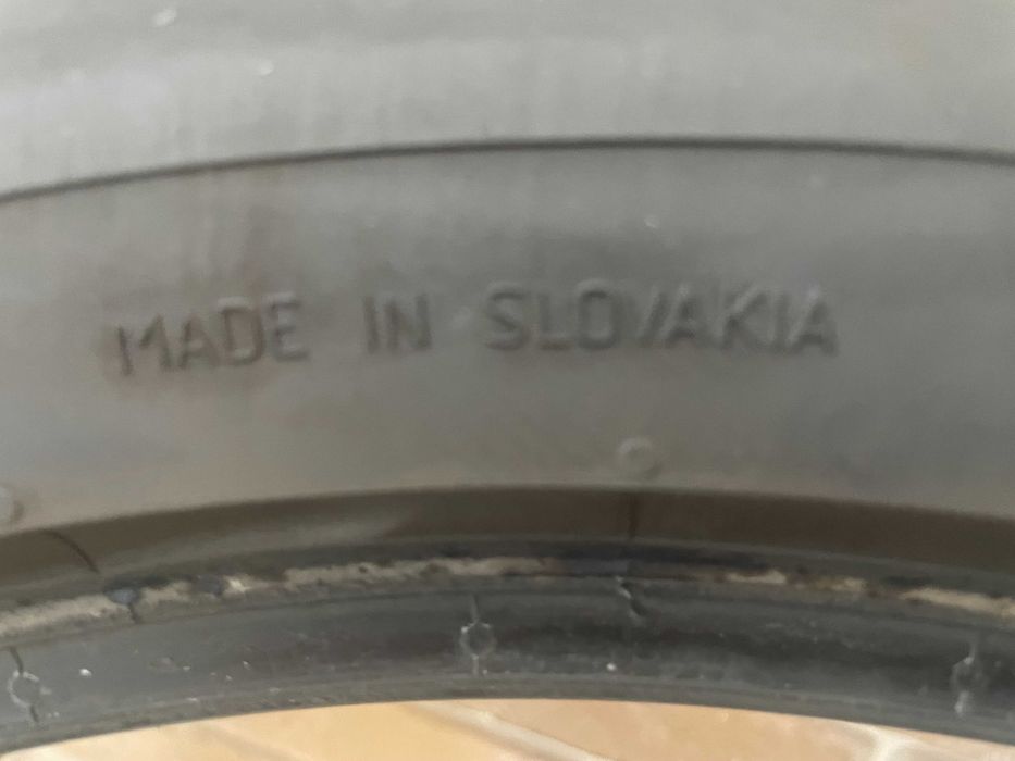 зимові автошини (резина) 235/60 R18 Continental Viking Contact 7