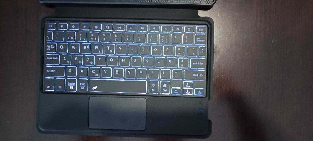 Capa c/ teclado (PT) Tablet Xiaomi Pad 6 11" + Capa Silicone c/ Protec