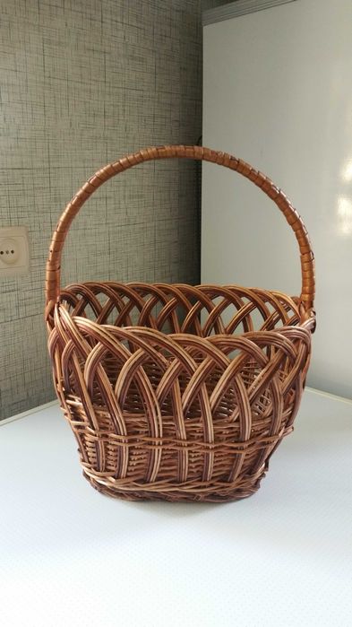 Кошик-корзинка з лози