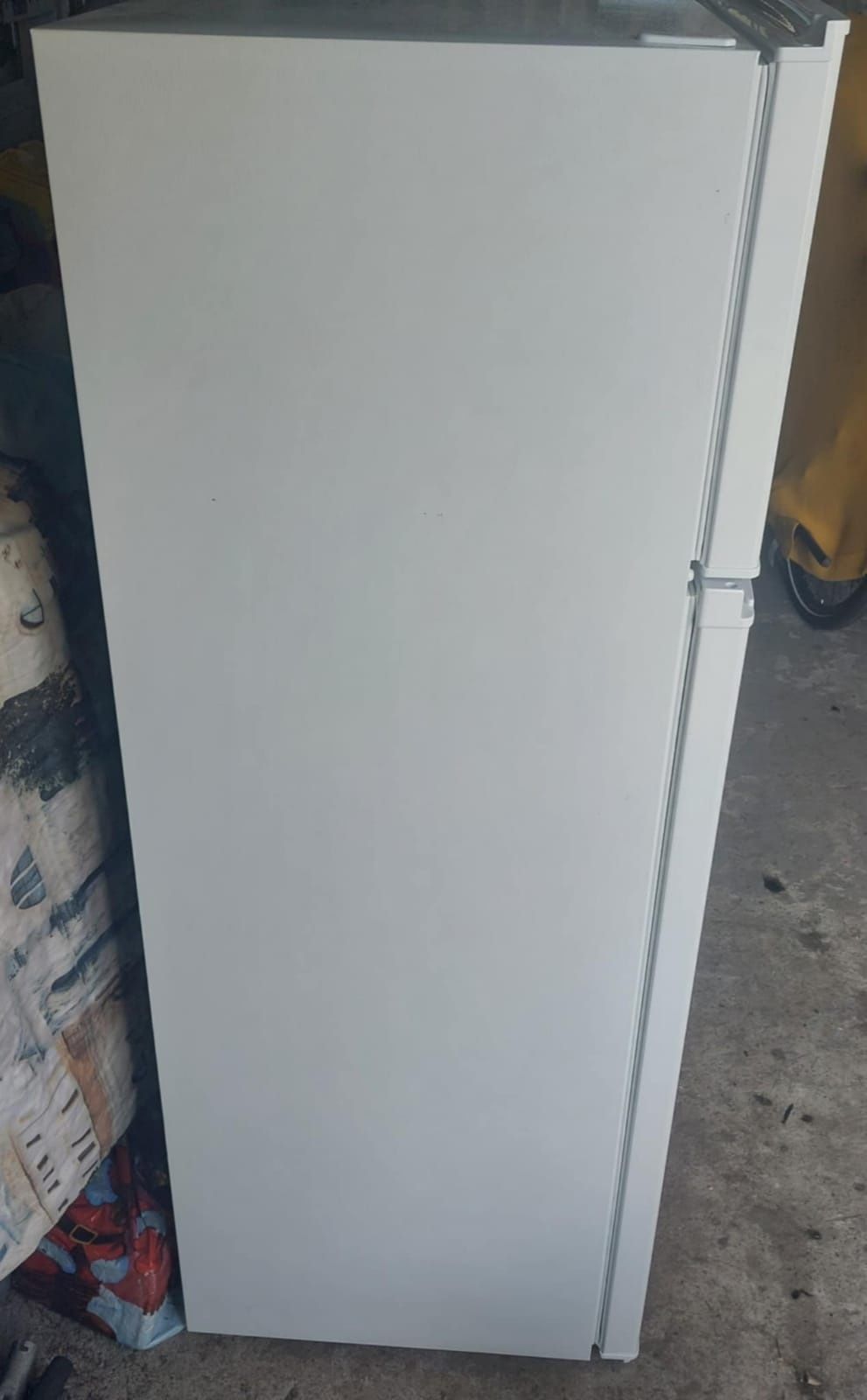 Sprzedam lodówkę MIDEA