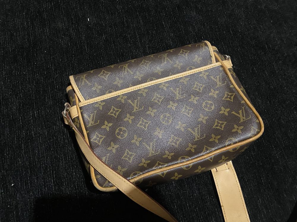 Louis Vuitton Monogram Messenger Bag