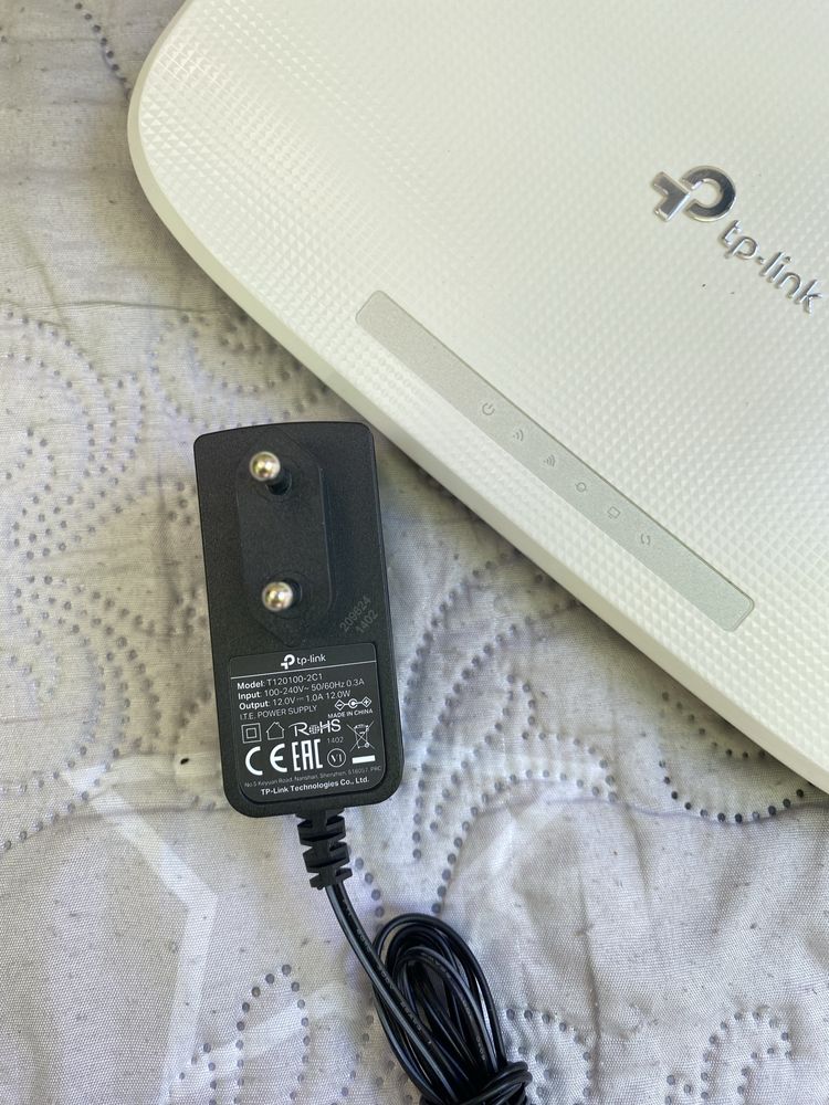 Продам роутер TP-Link EC220-G5