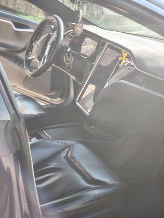 продам Тесла модел S 2016 г.в