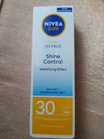 Nivea Sun lekki krem matujący z SPF 30