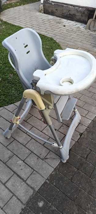 Стільчик для годування                                . .
