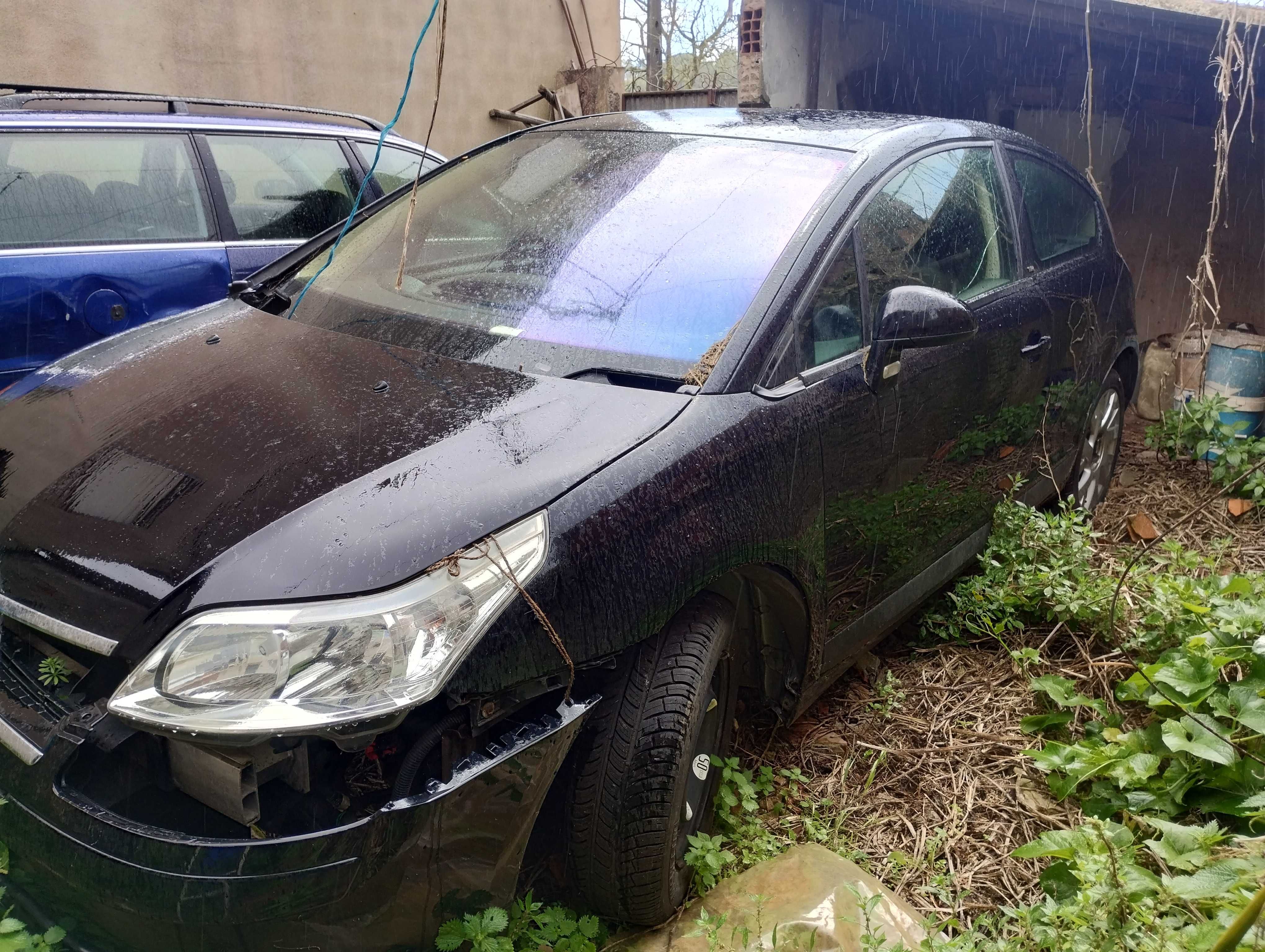 Citroen C4 coupé preto