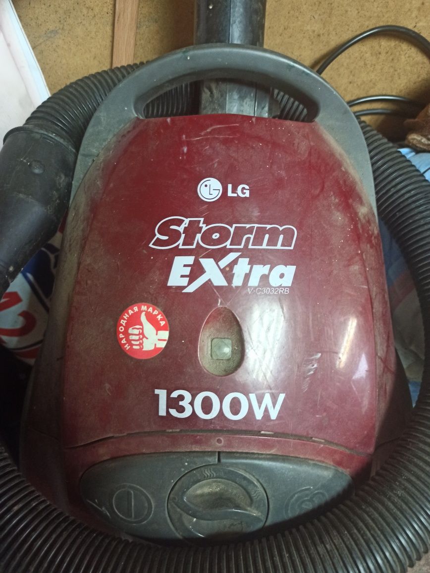 Пылесос LG storm Extra  1300W