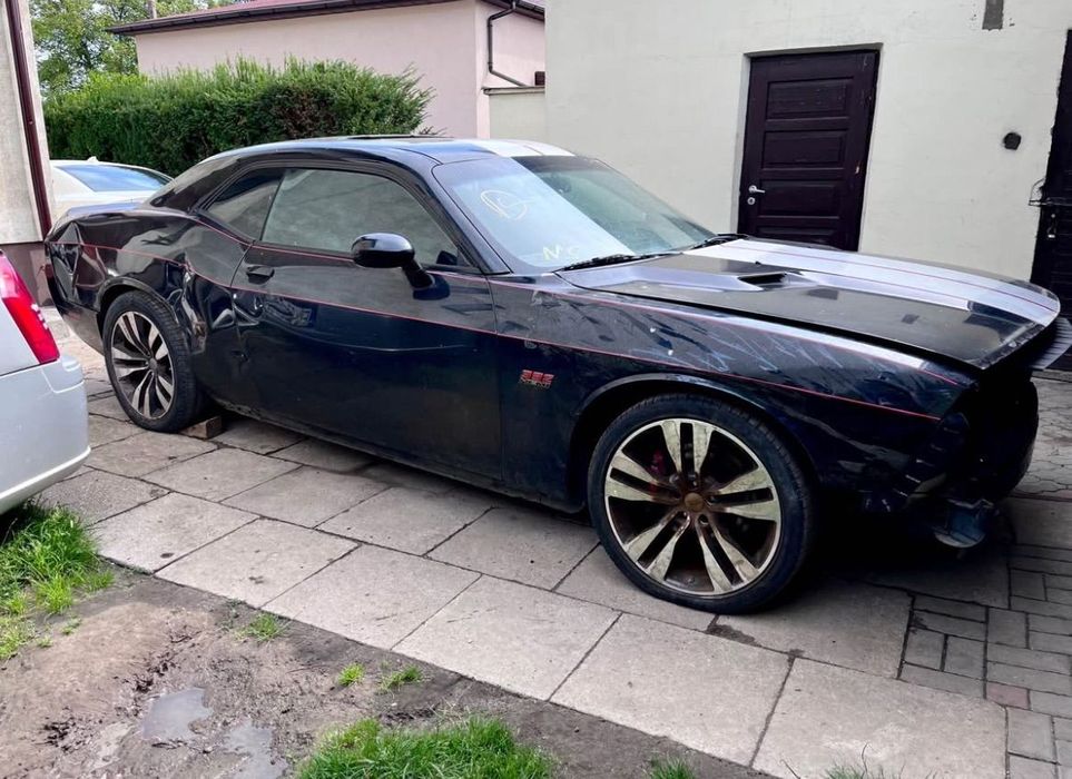 Dodge Challenger Dodge Challenger SRT8 6.4 HEMI Manual 2011