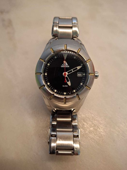Relógio Adidas 10-0124 (clássico e funcional)