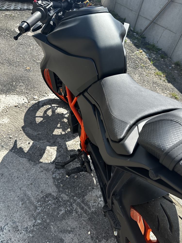 Ktm   Duke 125/390  praktyczne nowy !!!