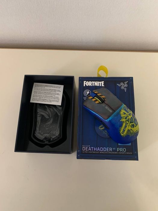 Миша Razer DeathAdder V3 Pro Fortnite Edition (RZ01-04630700-R3M1)
