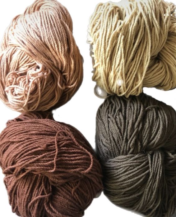 Lã de Arraiolos (2 meadas) qualquer cor