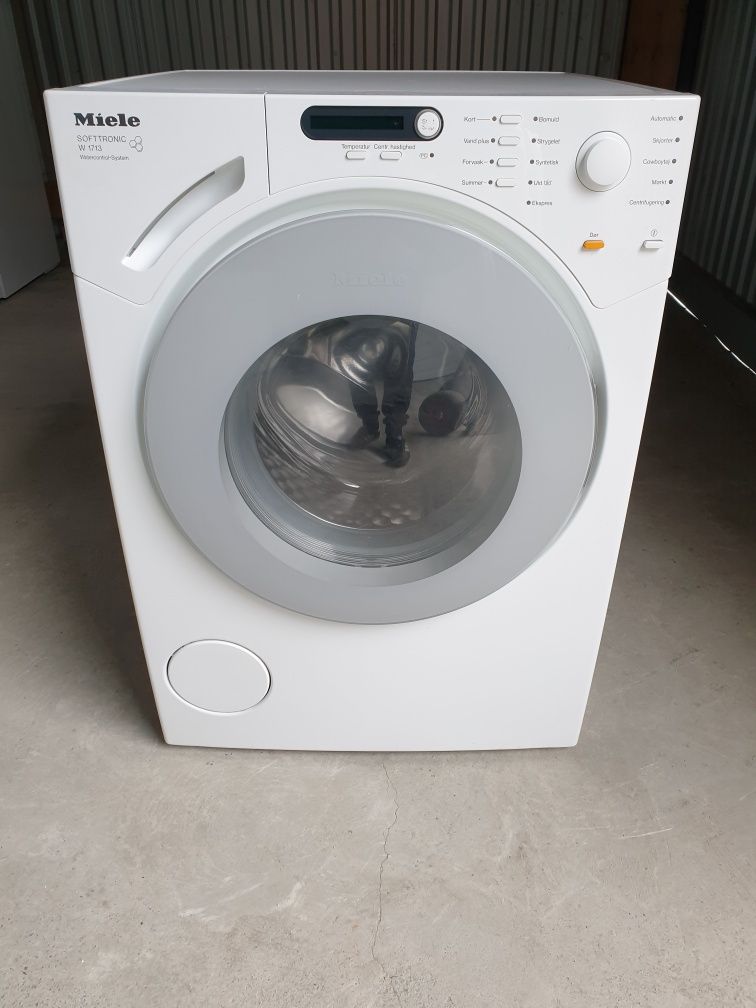 Пральна/стиральная/ машина Miele Softtronic W 1713 / Made in Germany