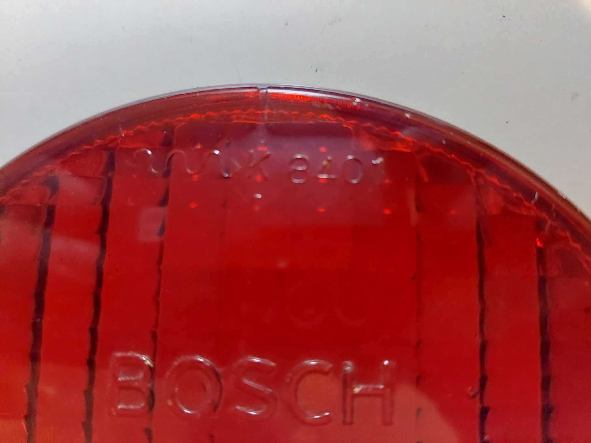 Szkło do lampy firmy Bosch czerwone.