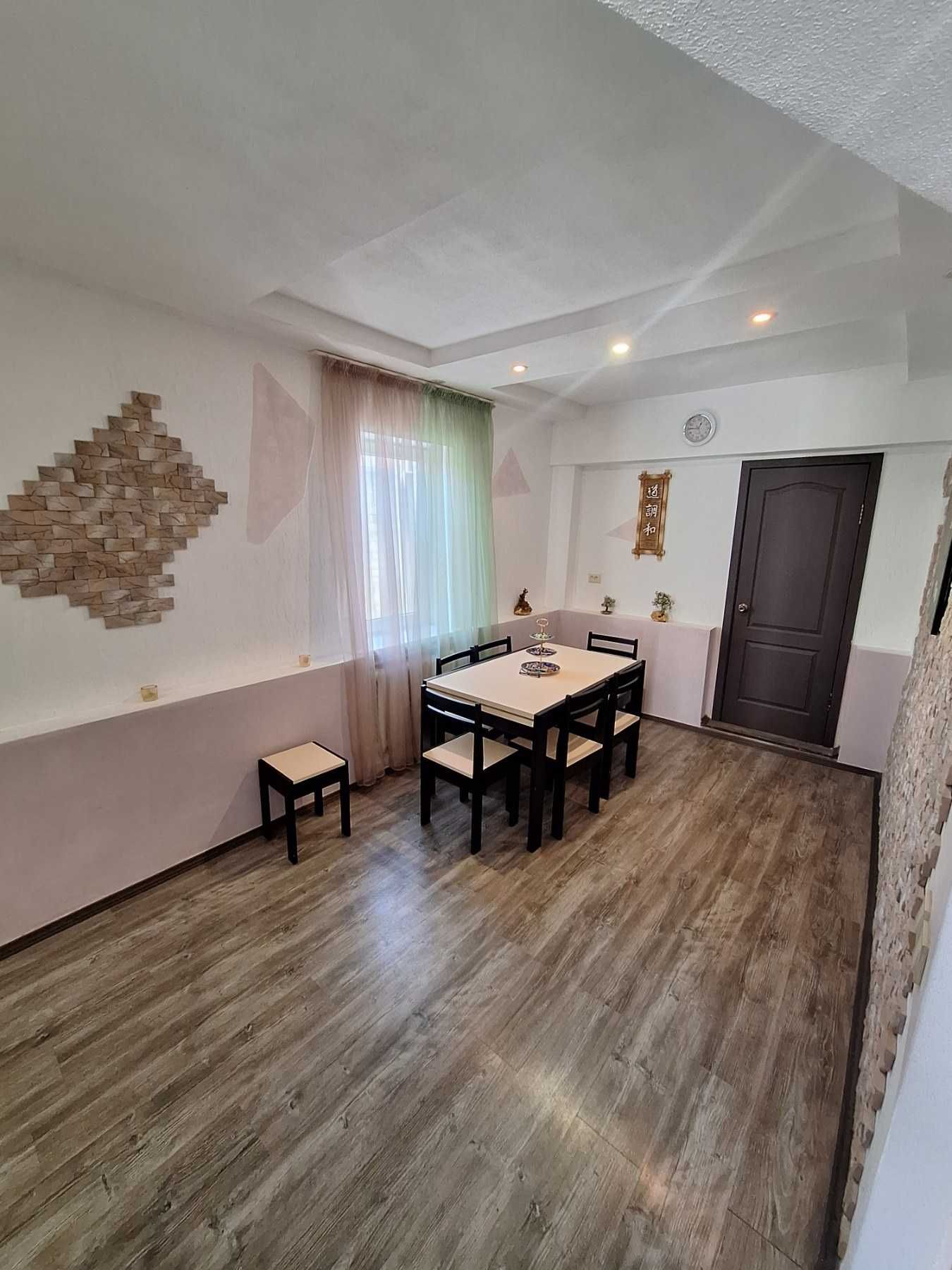 Продам 2-х поверховий будинок 156м2 на ділянці 13 сот, гарний стан.
