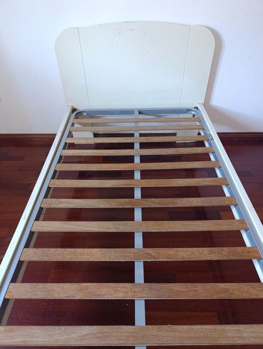 Vendo Cama c/ estrado criança